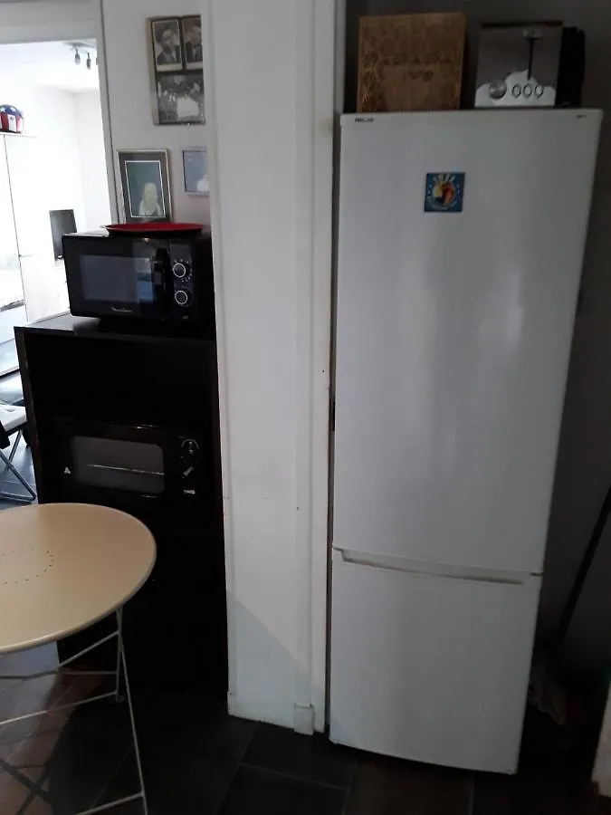 Appartement Maison 48M2 Deux Chambres Cour Prive Et Personnelle Pour Motos Ou Voitures 4 Pers Proche Mairie Et Bus Tram Le Pont-de-Claix France